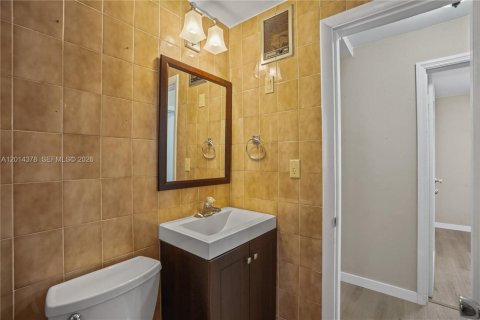 Villa ou maison à vendre à Miami, Floride: 4 chambres, 120.03 m2 № 2076566 - photo 17