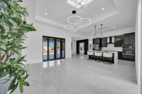 Casa en Lehigh Acres, Florida 4 dormitorios, 181.16 m2 № 2022180