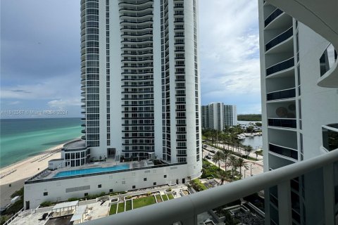 Copropriété à vendre à Sunny Isles Beach, Floride: 3 chambres, 183.85 m2 № 1711993 - photo 23