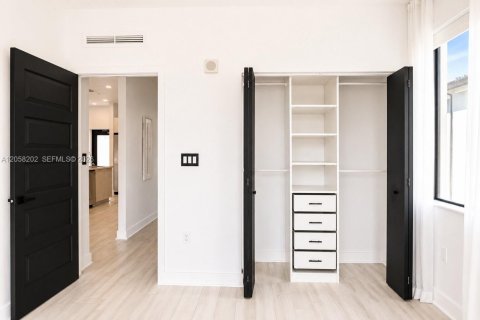 Copropriété à louer à Doral, Floride: 3 chambres, 104.89 m2 № 2248982 - photo 18
