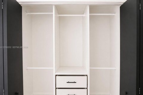 Copropriété à louer à Doral, Floride: 3 chambres, 104.89 m2 № 2248982 - photo 11