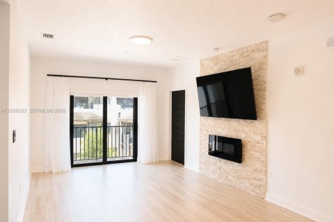 Copropriété à louer à Doral, Floride: 3 chambres, 104.89 m2 № 2248982 - photo 4