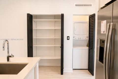 Copropriété à louer à Doral, Floride: 3 chambres, 104.89 m2 № 2248982 - photo 3