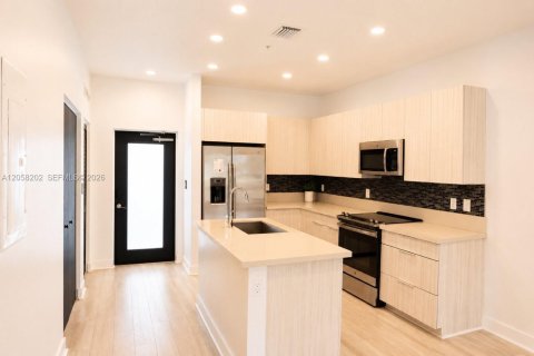Copropriété à louer à Doral, Floride: 3 chambres, 104.89 m2 № 2248982 - photo 6