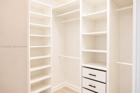 Copropriété à louer à Doral, Floride: 3 chambres, 104.89 m2 № 2248982 - photo 9