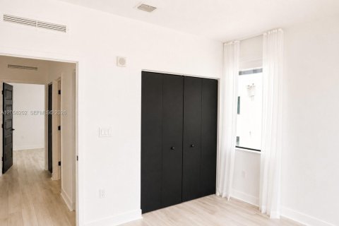Copropriété à louer à Doral, Floride: 3 chambres, 104.89 m2 № 2248982 - photo 14