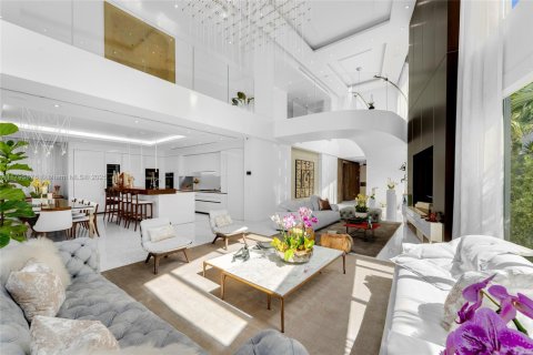 House in Miami Beach, Florida 5 bedrooms, 448.44 sq.m. № 1708640 - photo 26