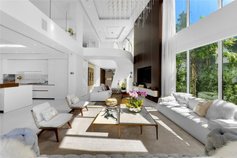 House in Miami Beach, Florida 5 bedrooms, 448.44 sq.m. № 1708640 - photo 27