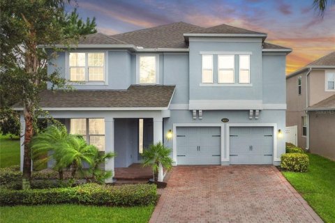 House in Winter Garden, Florida 4 bedrooms, 358.7 sq.m. № 1908160 - photo 1