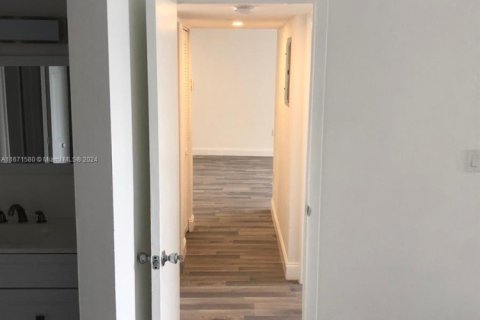Copropriété à vendre à Miami, Floride: 2 chambres, 84.91 m2 № 1938627 - photo 2