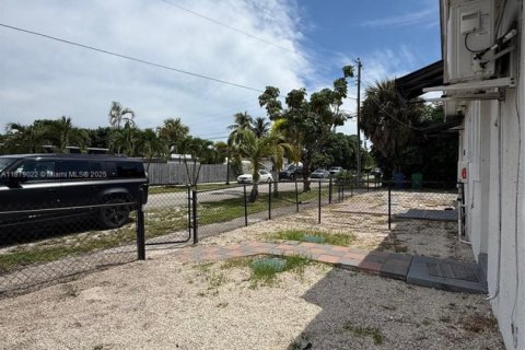 Appartement à louer à Miami, Floride: 1 chambre, 65.03 m2 № 1921501 - photo 2