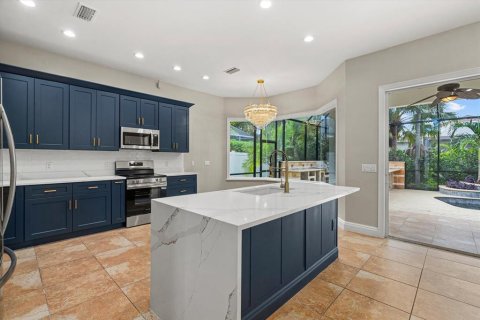 House in Lakewood Ranch, Florida 4 bedrooms, 226.87 sq.m. № 2093509 - photo 15