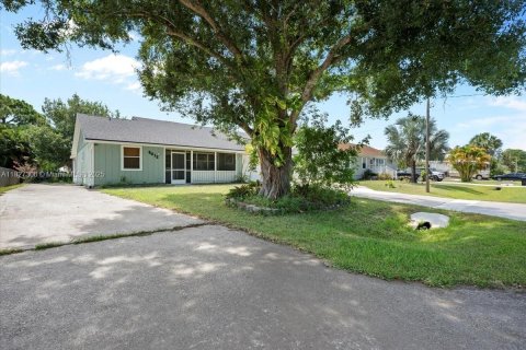 House in St. Lucie, Florida 3 bedrooms, 154.96 sq.m. № 1798910 - photo 1