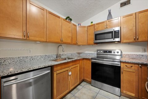 House in St. Lucie, Florida 3 bedrooms, 154.96 sq.m. № 1798910 - photo 15