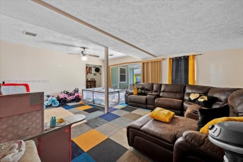 House in St. Lucie, Florida 3 bedrooms, 154.96 sq.m. № 1798910 - photo 17