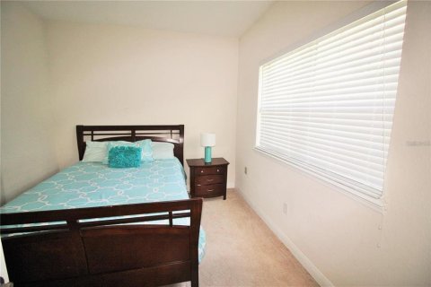 Townhouse in Clermont, Florida 4 bedrooms, 190.26 sq.m. № 2389232 - photo 8