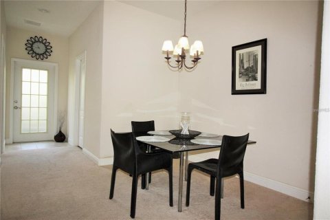 Townhouse in Clermont, Florida 4 bedrooms, 190.26 sq.m. № 2389232 - photo 3