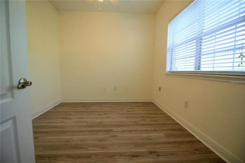 Townhouse in Clermont, Florida 4 bedrooms, 190.26 sq.m. № 2389232 - photo 21