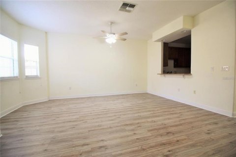Townhouse in Clermont, Florida 4 bedrooms, 190.26 sq.m. № 2389232 - photo 24