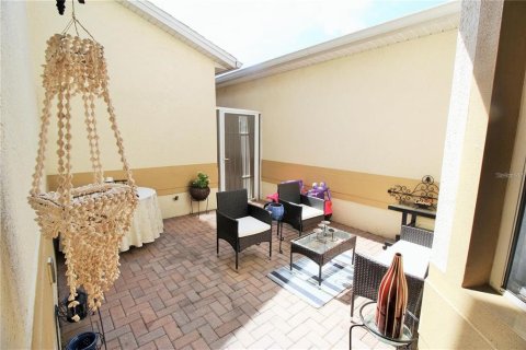 Townhouse in Clermont, Florida 4 bedrooms, 190.26 sq.m. № 2389232 - photo 17