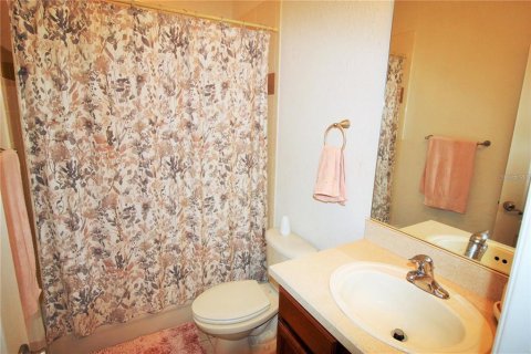 Townhouse in Clermont, Florida 4 bedrooms, 190.26 sq.m. № 2389232 - photo 12