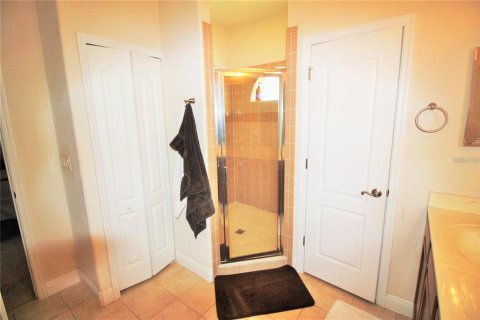 Townhouse in Clermont, Florida 4 bedrooms, 190.26 sq.m. № 2389232 - photo 16