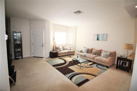 Townhouse in Clermont, Florida 4 bedrooms, 190.26 sq.m. № 2389232 - photo 4