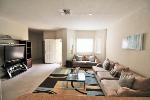 Townhouse in Clermont, Florida 4 bedrooms, 190.26 sq.m. № 2389232 - photo 6