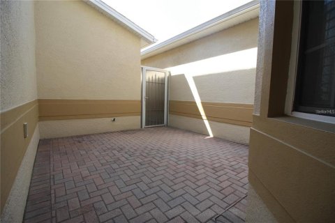 Townhouse in Clermont, Florida 4 bedrooms, 190.26 sq.m. № 2389232 - photo 26