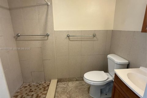 Appartement à louer à Pompano Beach, Floride: 1 chambre, 402.64 m2 № 1986332 - photo 9