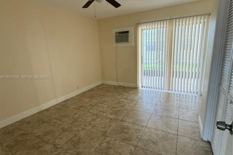 Appartement à louer à Pompano Beach, Floride: 1 chambre, 402.64 m2 № 1986332 - photo 8