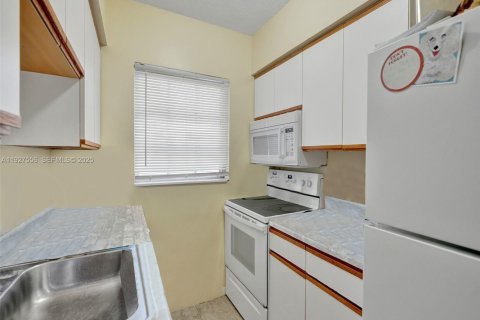 Appartement à louer à Pompano Beach, Floride: 1 chambre, 402.64 m2 № 1986332 - photo 2
