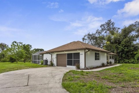 House in North Port, Florida 3 bedrooms, 118.73 sq.m. № 1899852 - photo 6