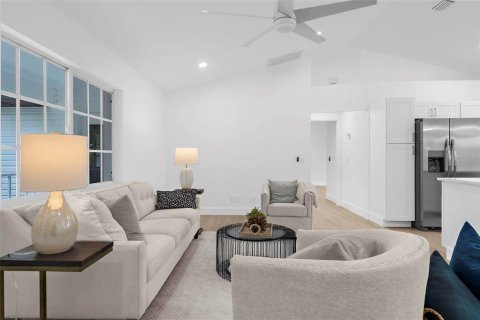 House in North Port, Florida 3 bedrooms, 118.73 sq.m. № 1899852 - photo 16