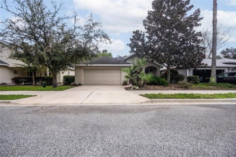 House in Gainesville, Florida 3 bedrooms, 122.72 sq.m. № 2351572