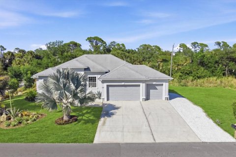 House in Venice, Florida 3 bedrooms, 208.19 sq.m. № 2206042 - photo 2