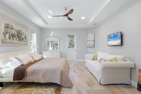 House in Venice, Florida 3 bedrooms, 208.19 sq.m. № 2206042 - photo 25
