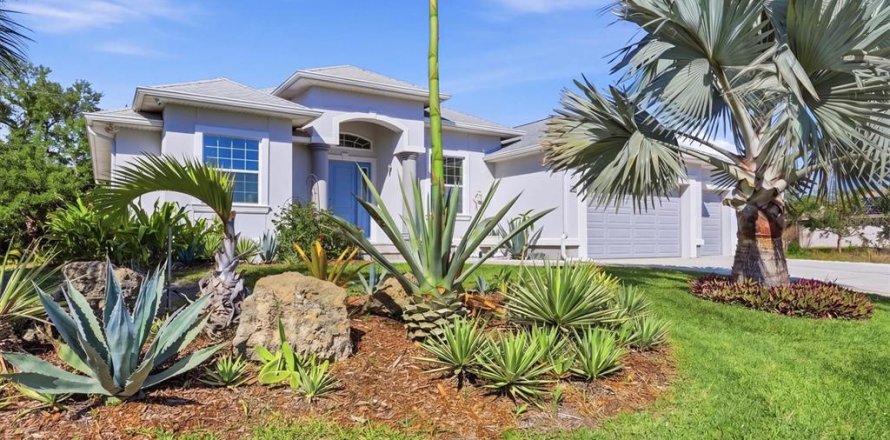 House in Venice, Florida 3 bedrooms, 208.19 sq.m. № 2206042