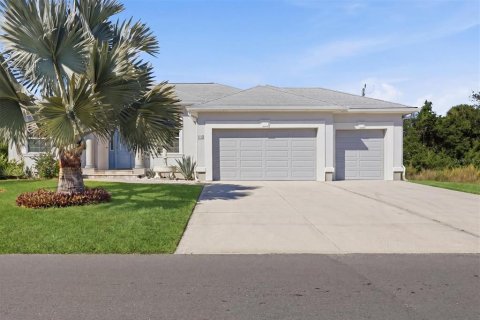 House in Venice, Florida 3 bedrooms, 208.19 sq.m. № 2206042 - photo 10