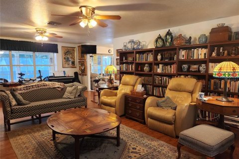 House in Fort MC Coy, Florida 4 bedrooms, 286.6 sq.m. № 1791855 - photo 6