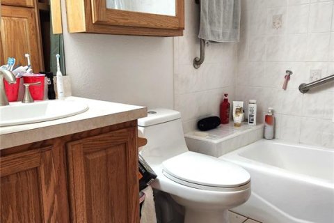 House in Fort MC Coy, Florida 4 bedrooms, 286.6 sq.m. № 1791855 - photo 22