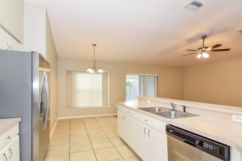 Villa ou maison à louer à Land O' Lakes, Floride: 3 chambres, 138.42 m2 № 1893770 - photo 7