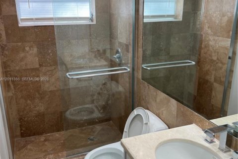 Снять в аренду кондоминиум в Майами, Флорида 2 спальни, 69.68м2, № 2075183 - фото 8