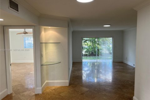 Снять в аренду кондоминиум в Майами, Флорида 2 спальни, 69.68м2, № 2075183 - фото 3