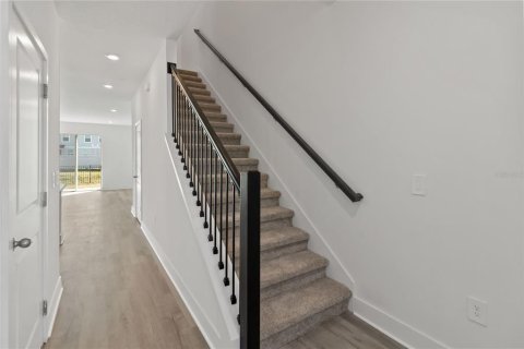 Townhouse in Ocoee, Florida 3 bedrooms, 179.77 sq.m. № 1666454 - photo 6