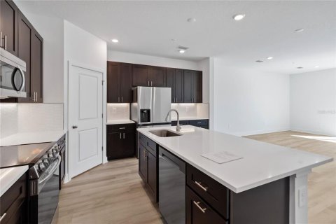 Townhouse in Ocoee, Florida 3 bedrooms, 179.77 sq.m. № 1666454 - photo 3
