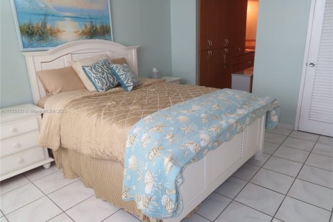 Condo in Miami Beach, Florida, 1 bedroom  № 1710575 - photo 15