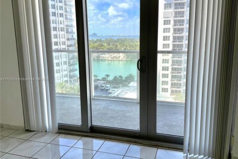 Condo in Miami Beach, Florida, 1 bedroom  № 1710575 - photo 8