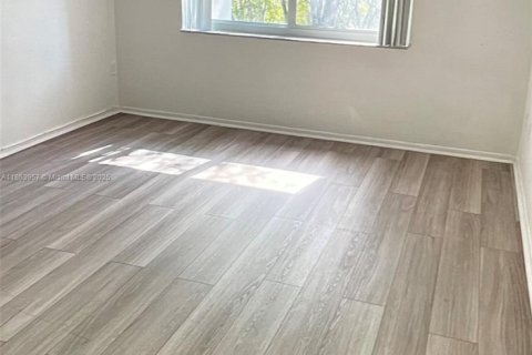 Copropriété à louer à Miami, Floride: 1 chambre, 66.15 m2 № 1891761 - photo 5