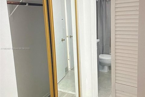 Copropriété à louer à Miami, Floride: 1 chambre, 66.15 m2 № 1891761 - photo 11